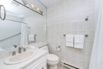 #201 - 2433 Bellevue Avenue